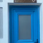 οι νυμφεσ του γαλαξιδιου Vila *