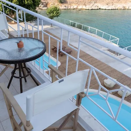 Villa οι νυμφεσ του γαλαξιδιου *