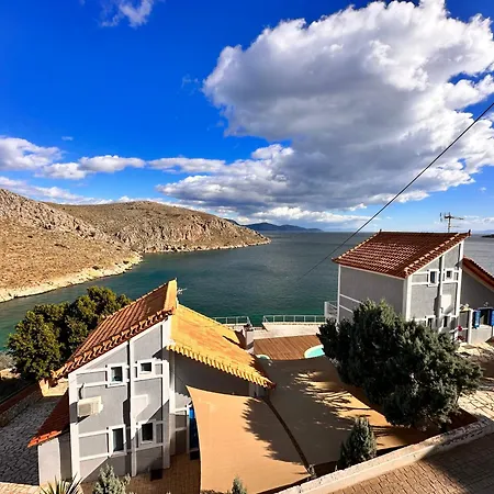 οι νυμφεσ του γαλαξιδιου Vila *