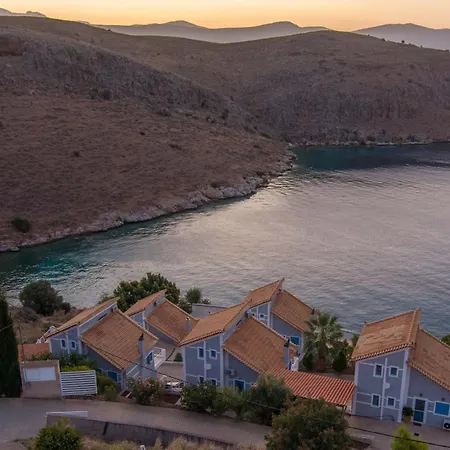 οι νυμφεσ του γαλαξιδιου Villa *