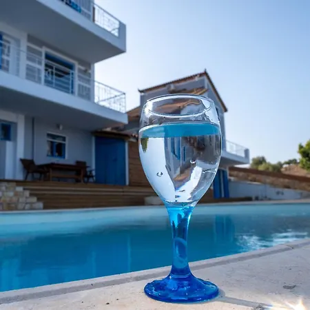 Villa οι νυμφεσ του γαλαξιδιου *