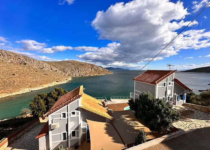 οι νυμφεσ του γαλαξιδιου Villa *