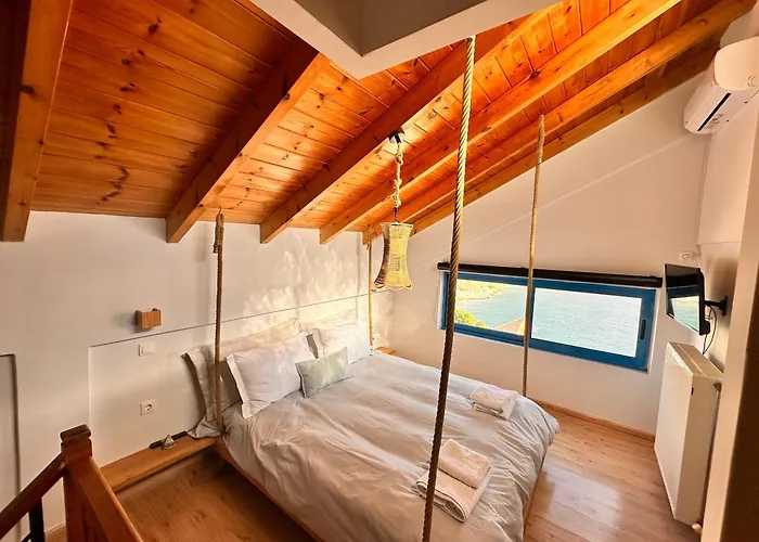 οι νυμφεσ του γαλαξιδιου Galaxidi