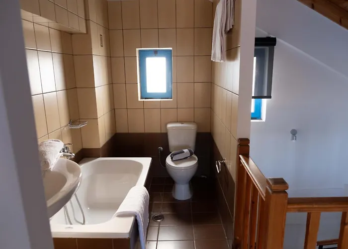 οι νυμφεσ του γαλαξιδιου Villa